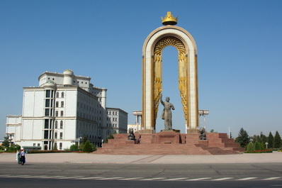 Памятник Исмаилу Сомони, Душанбе